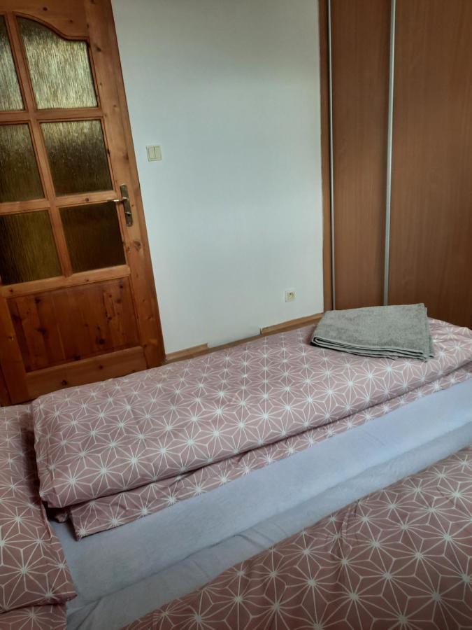 Apartman Chiarita Nemsova Екстер'єр фото