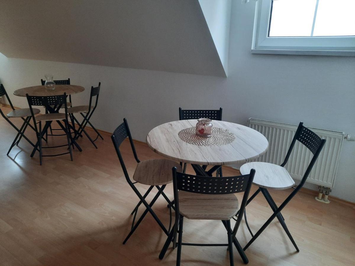 Apartman Chiarita Nemsova Екстер'єр фото