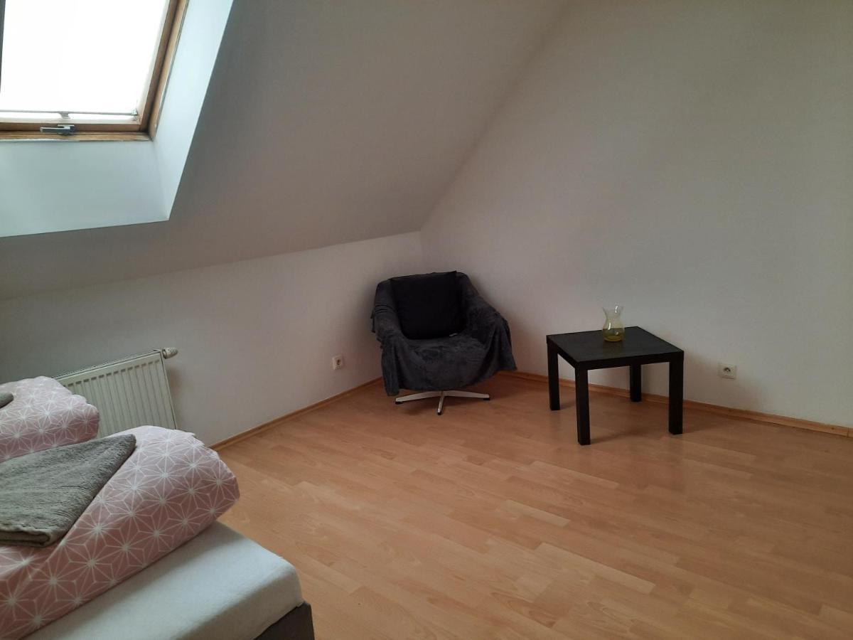 Apartman Chiarita Nemsova Екстер'єр фото