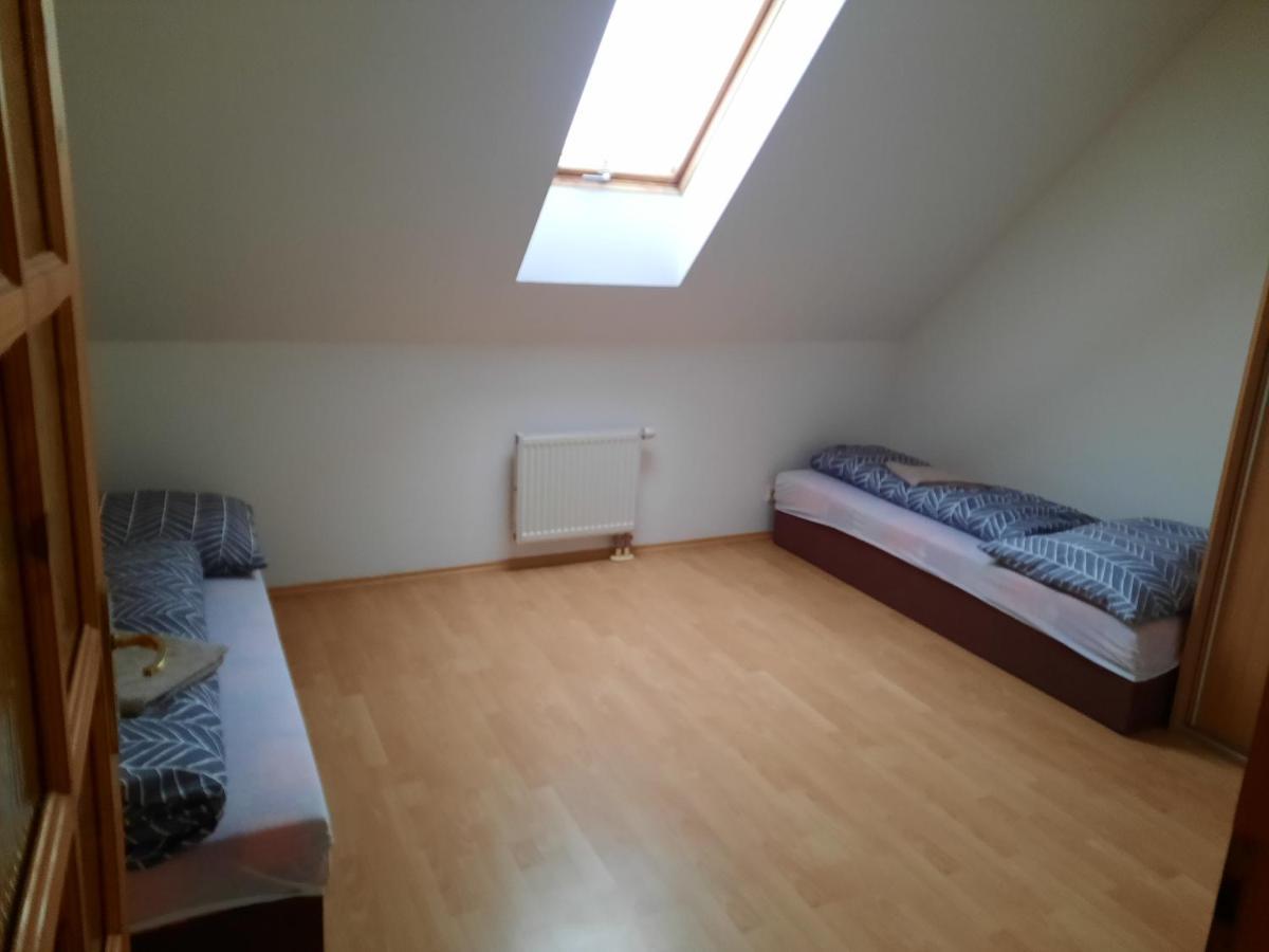 Apartman Chiarita Nemsova Екстер'єр фото